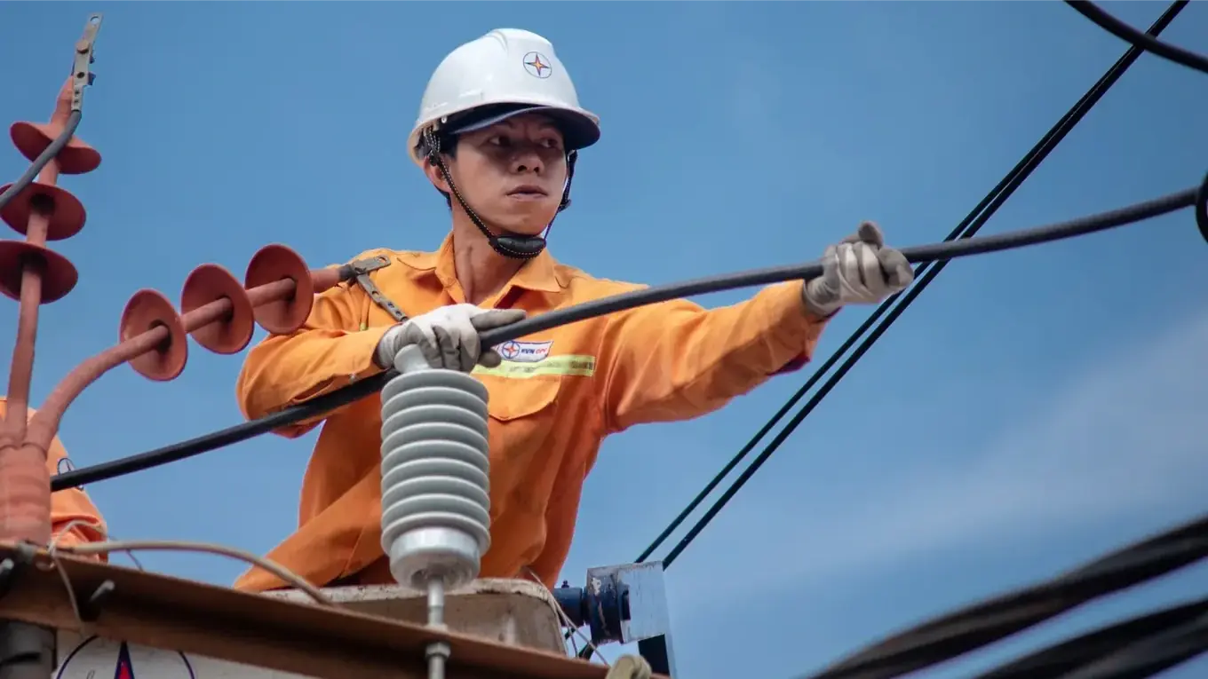Tiêu thụ điện cả nước phá đỉnh lịch sử vì nắng nóng